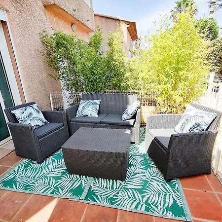 A 500 M Bord De Giens Apartment