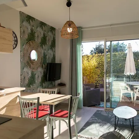 A 500 M Bord De Giens Apartment Hyeres