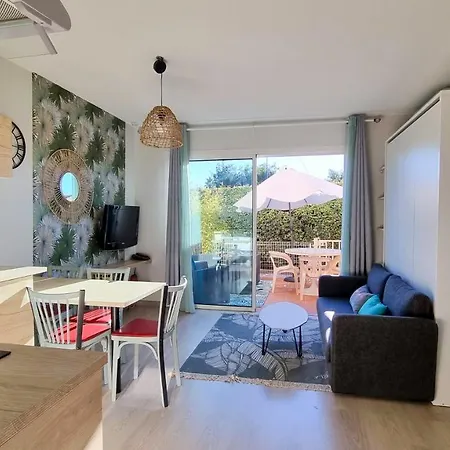 A 500 M Bord De Giens Apartment Hyeres